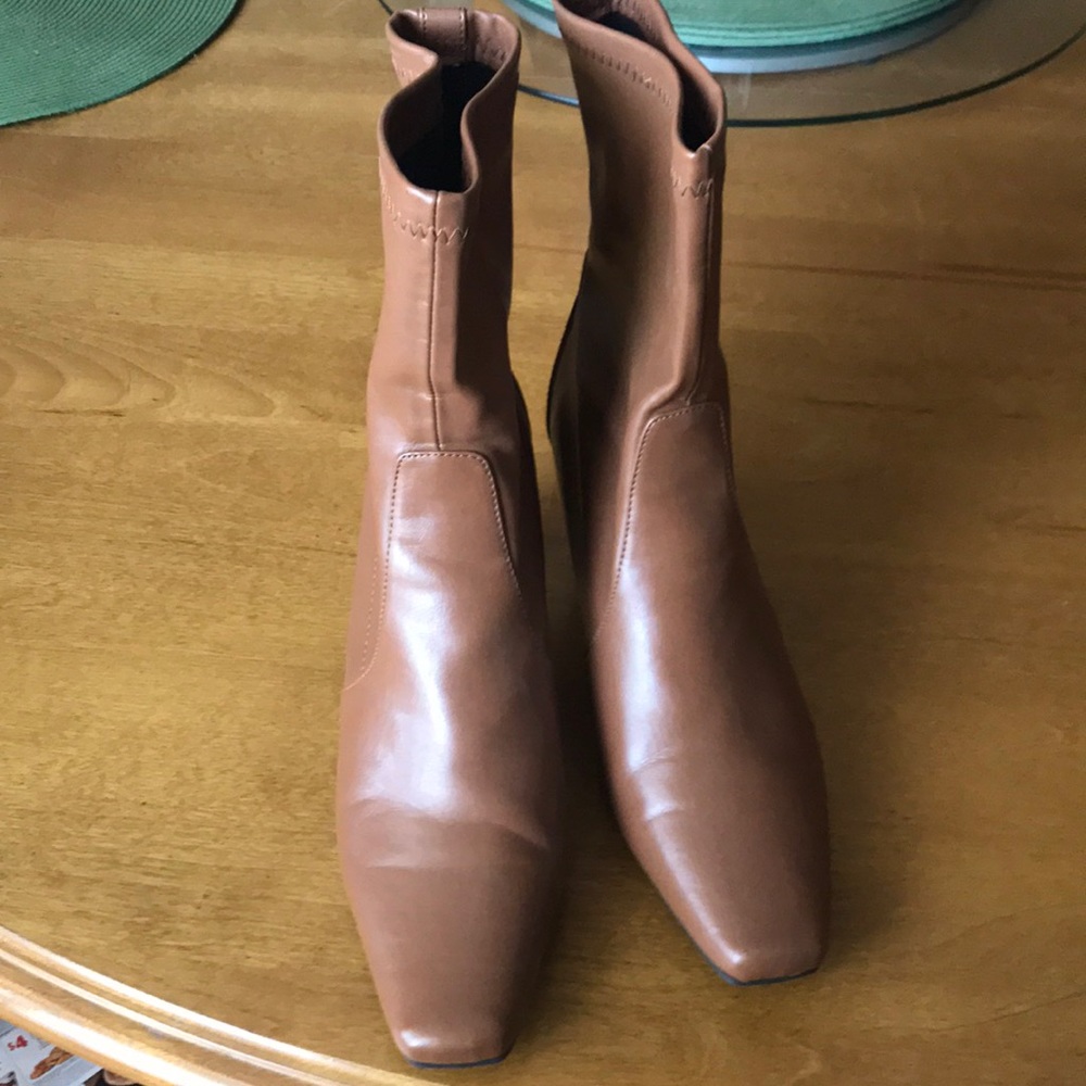 Karen Scott boot. Size 8.5